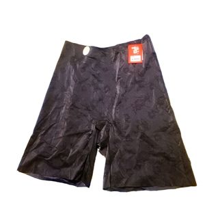 Spandex NWT 1X, lace steel, midthigh short NWT